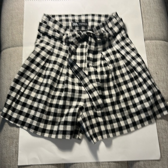 ZARA WOMENS GINGHAM PLEATED BERMUDA BELTED SHORTS SIZE XS - Picture 1 of 10